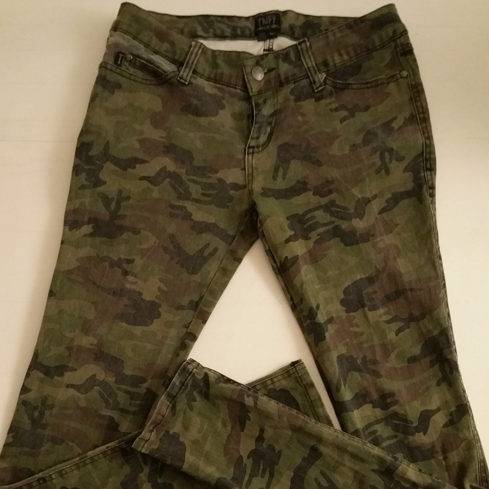 TRIPP NYC Green Camouflage Size 28 Jeans